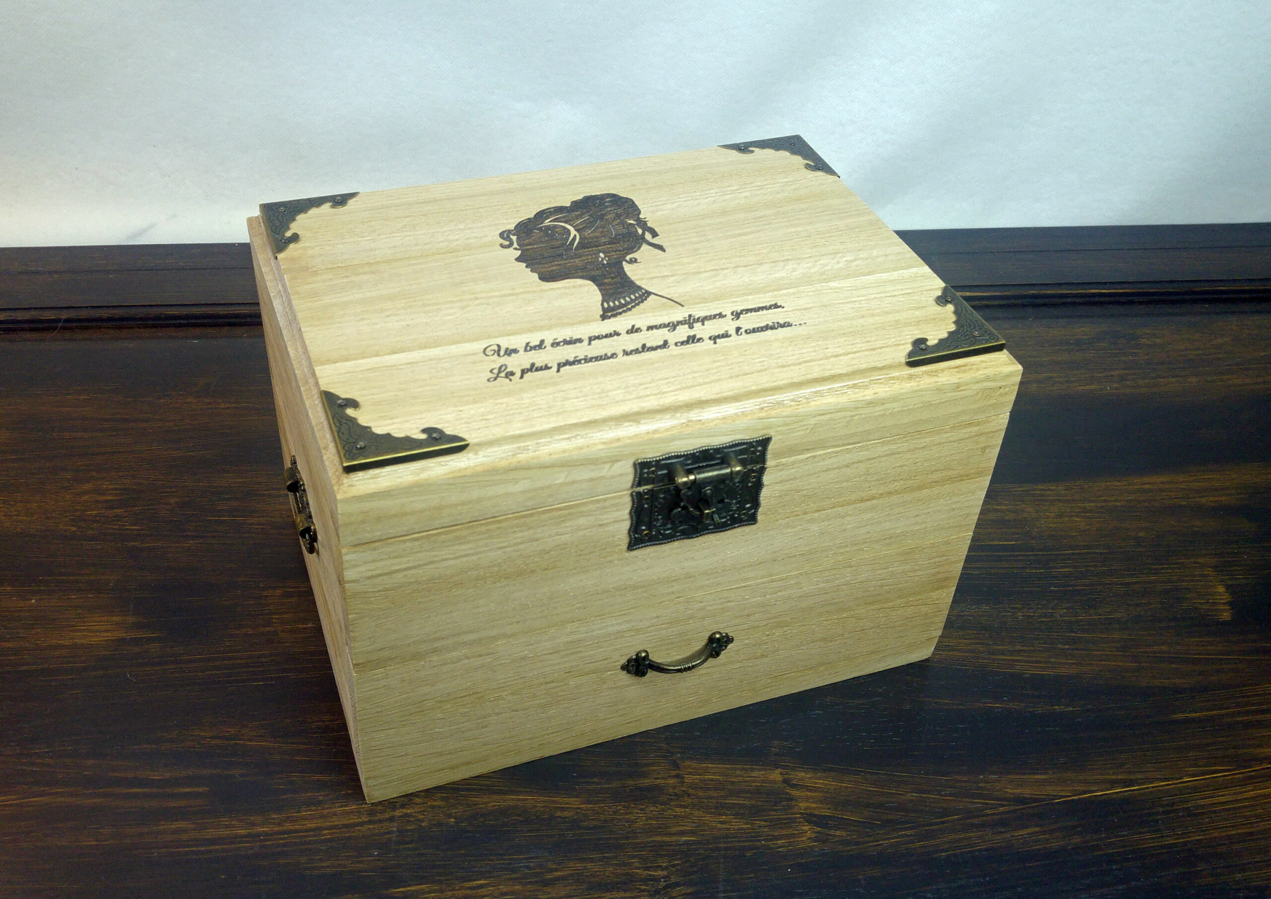 Boîte à bijoux gravée - "Noble Luc" – Image 11